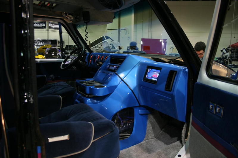Illustration for article titled 2009 Detroit Autorama: Vannin' Is Back!